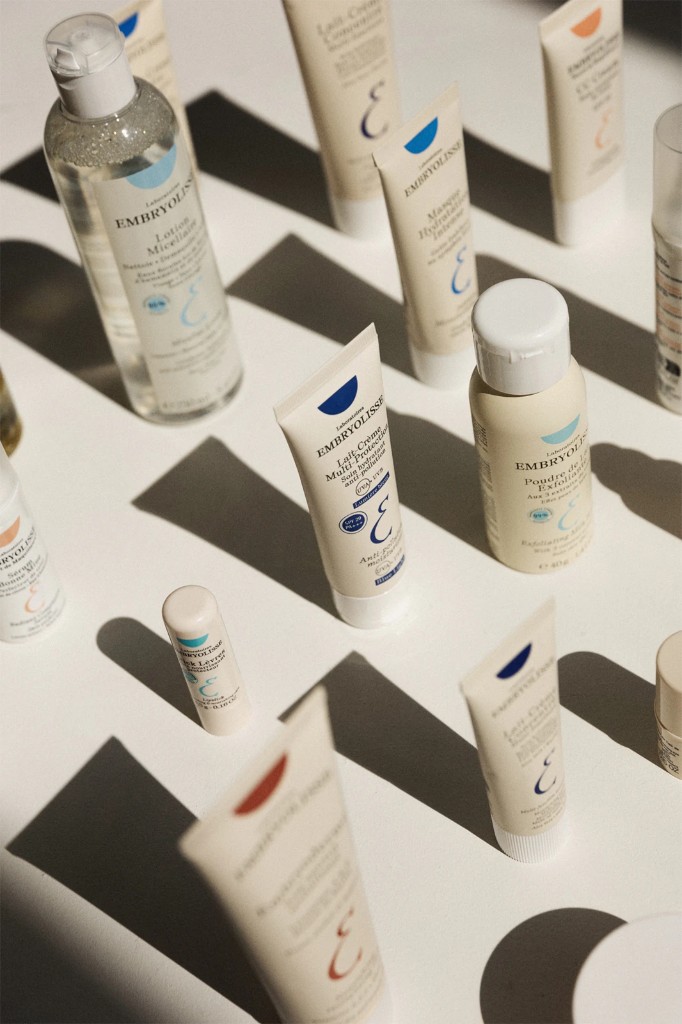 Gamme de soins sur fond blanc